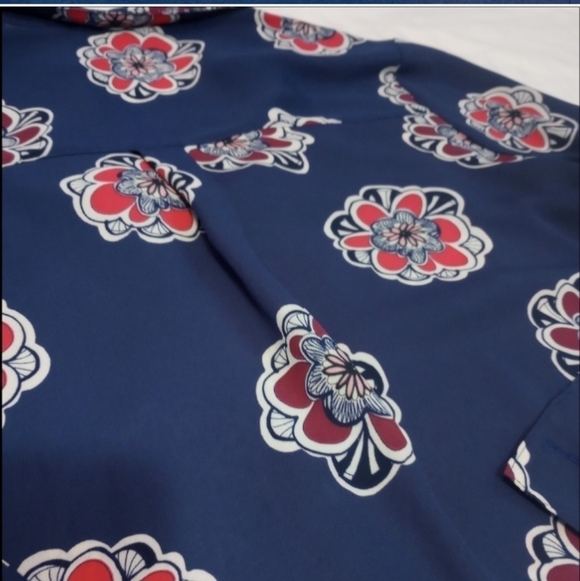 Express The Portofino Shirt Navy & Pink Floral Size SP - Picture 12 of 13